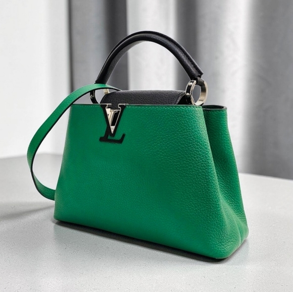 ✨️Authentic Louis Vuitton Capucines BB Green Leather Crossbody Bag - Picture 9 of 13